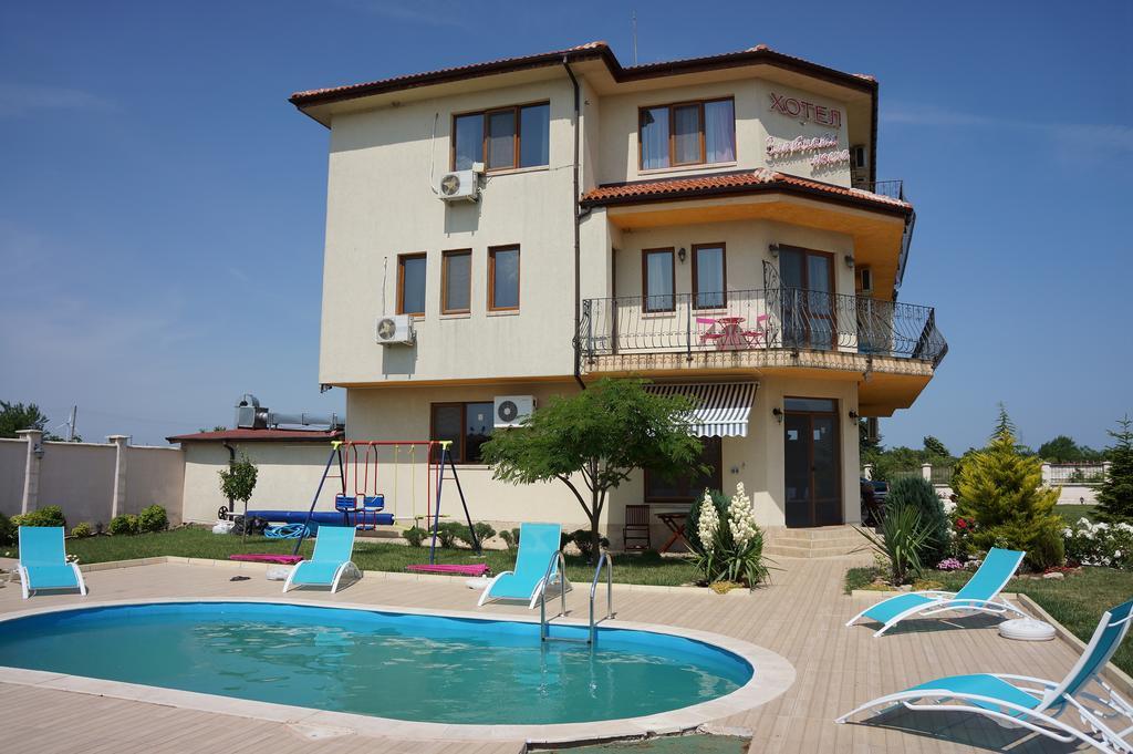 Guest House Golden Flake 4Km From Bolata Beach Bulgarevo Exterior photo
