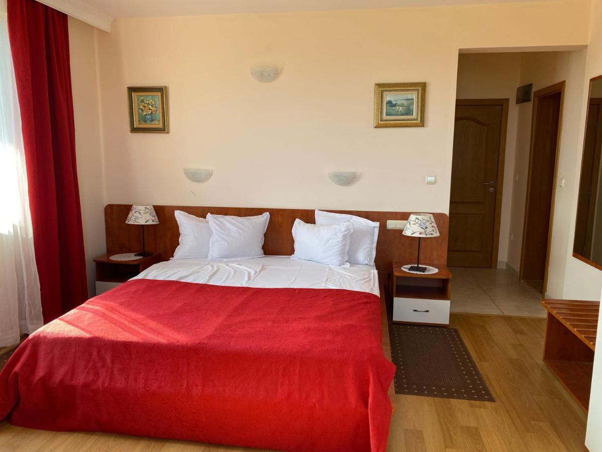 Guest House Golden Flake 4Km From Bolata Beach Bulgarevo Exterior photo
