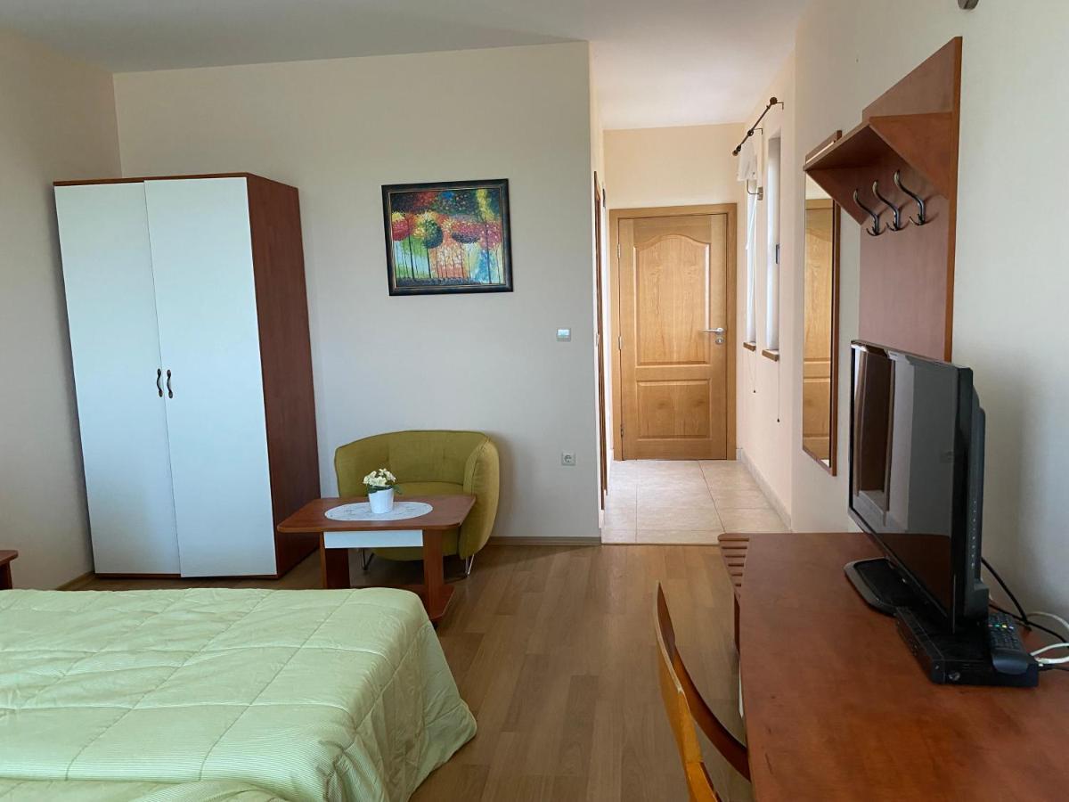 Guest House Golden Flake 4Km From Bolata Beach Bulgarevo Exterior photo