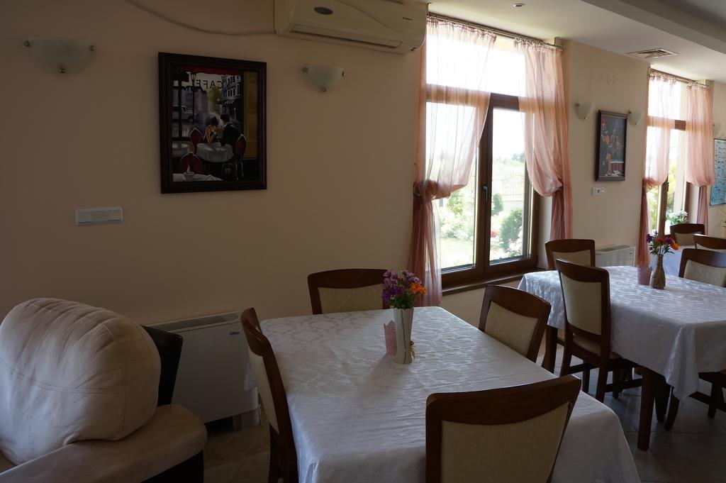 Guest House Golden Flake 4Km From Bolata Beach Bulgarevo Exterior photo