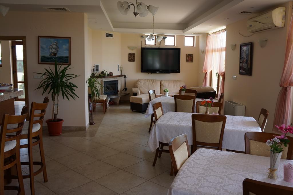 Guest House Golden Flake 4Km From Bolata Beach Bulgarevo Exterior photo