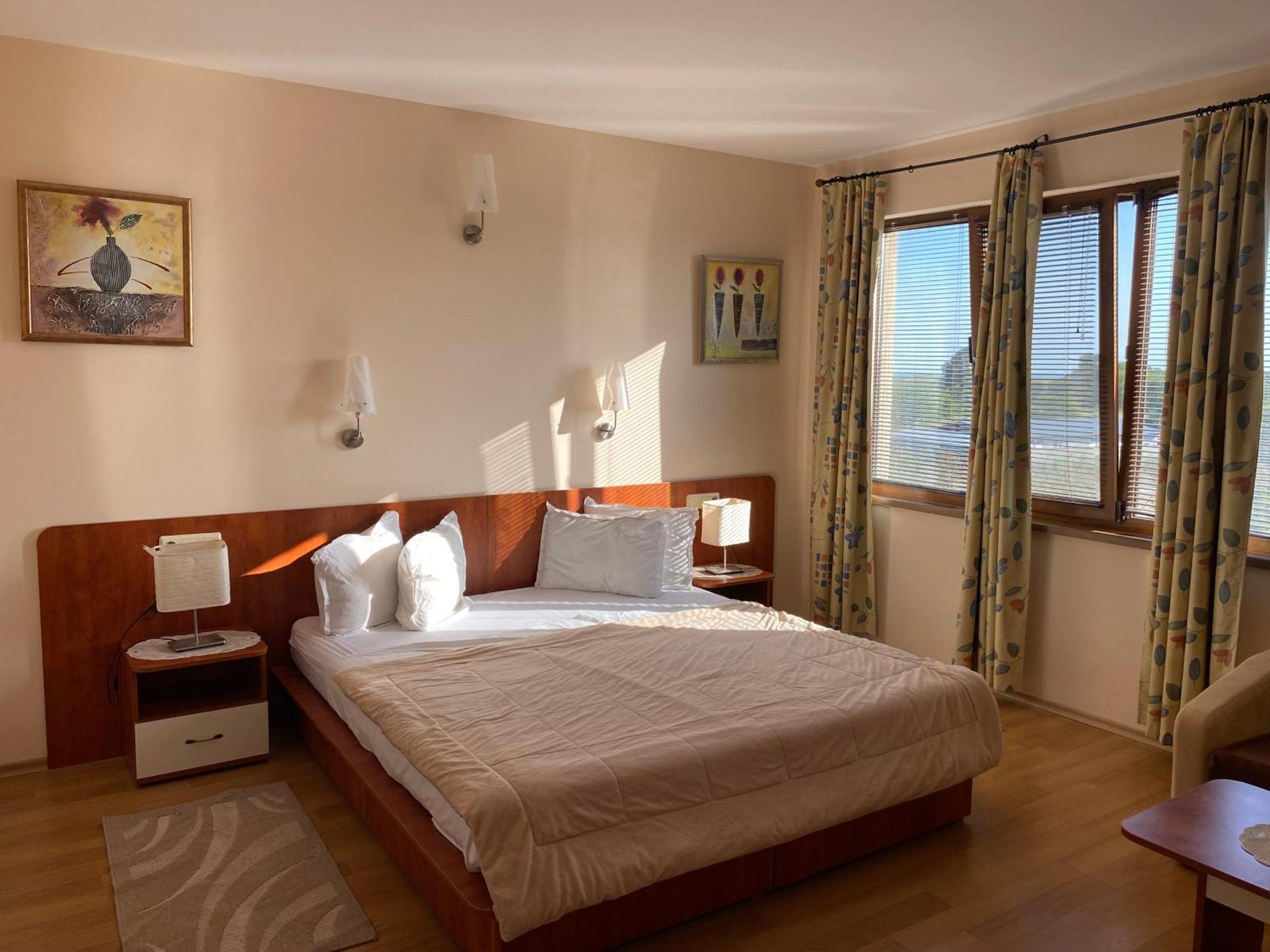 Guest House Golden Flake 4Km From Bolata Beach Bulgarevo Exterior photo